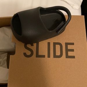 Yeezy slide infant